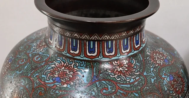 PAIR OF JAPANESE VASES