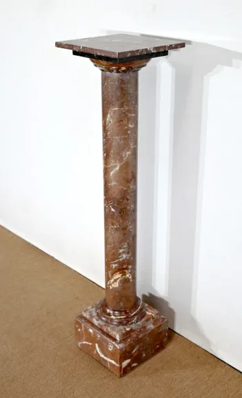 MARMOR-SÄULE