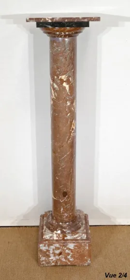MARMOR-SÄULE