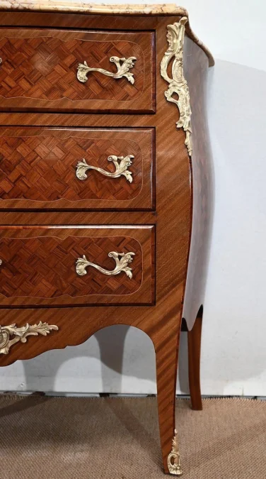 LOUIS XV  STYLE CHEST OF DRAWERS