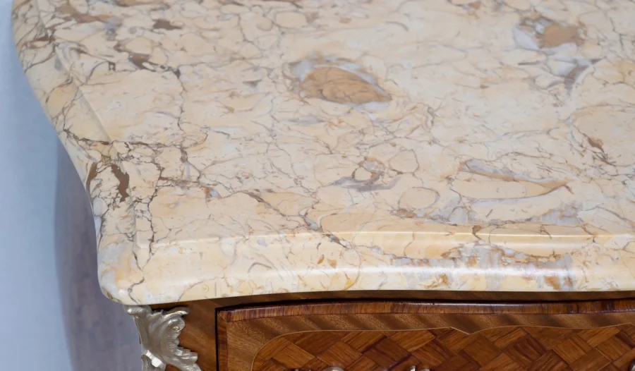 LOUIS XV  STYLE CHEST OF DRAWERS