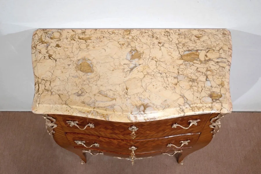 LOUIS XV  STYLE CHEST OF DRAWERS