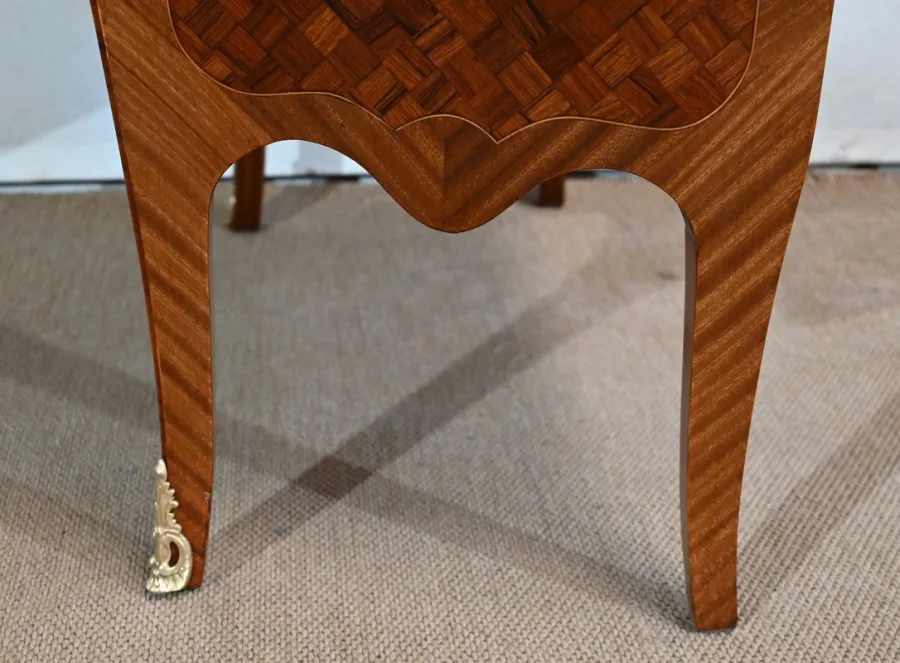 LOUIS XV  STYLE CHEST OF DRAWERS