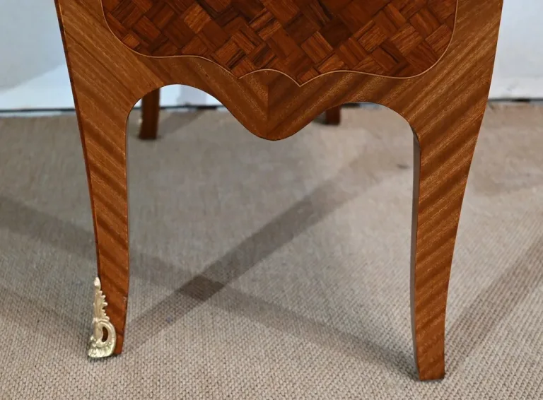 KOMMODE IM LOUIS XV-STIL