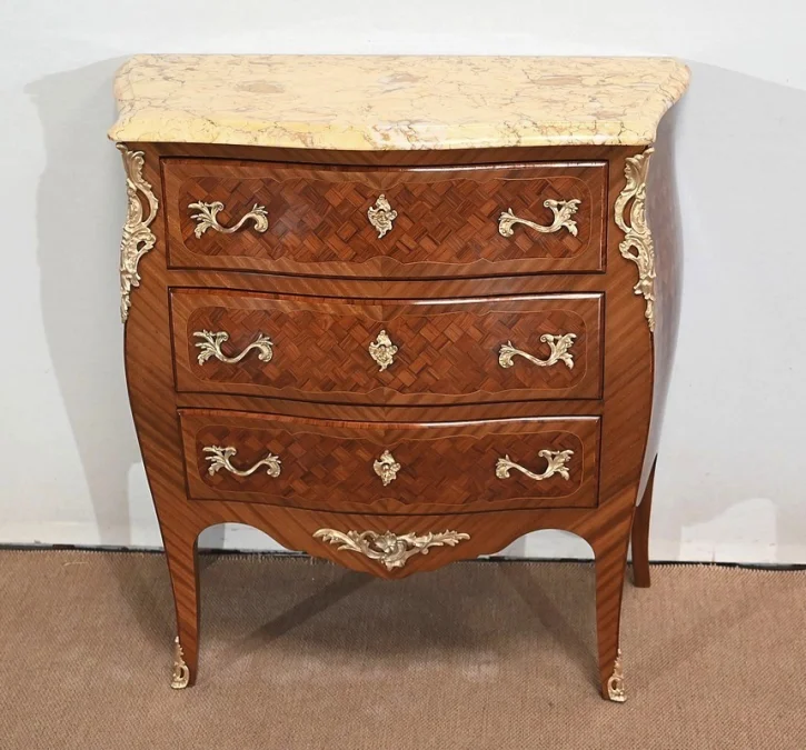 LOUIS XV  STYLE CHEST OF DRAWERS