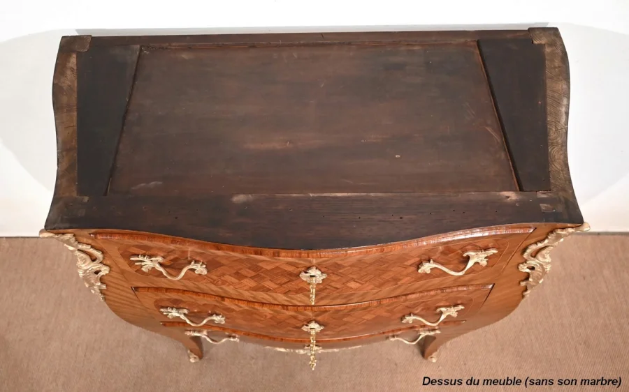 LOUIS XV  STYLE CHEST OF DRAWERS