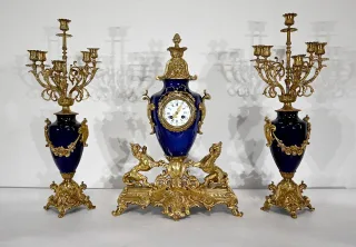 Importante Garniture de Cheminée en Bronze Doré, style Louis XVI – XXe