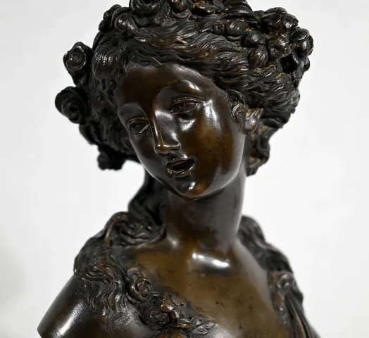 Bronze « Jeune femme couronnée de fleurs » d’après J.C. Marin - XIXe
