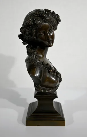Bronze « Jeune femme couronnée de fleurs » d’après J.C. Marin - XIXe