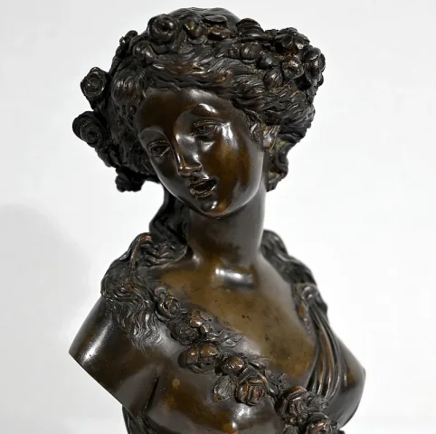 Bronze « Jeune femme couronnée de fleurs » d’après J.C. Marin - XIXe