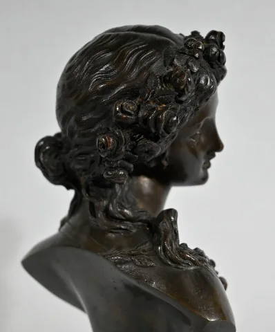 Bronze « Jeune femme couronnée de fleurs » d’après J.C. Marin - XIXe