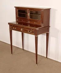 SCHREIBTISCH IM LOUIS XVI-STIL
