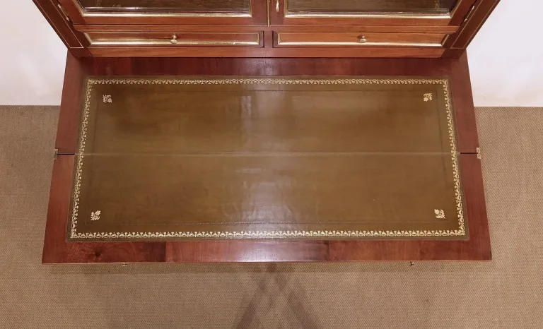 SCHREIBTISCH IM LOUIS XVI-STIL