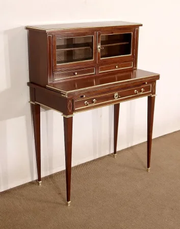 SCHREIBTISCH IM LOUIS XVI-STIL
