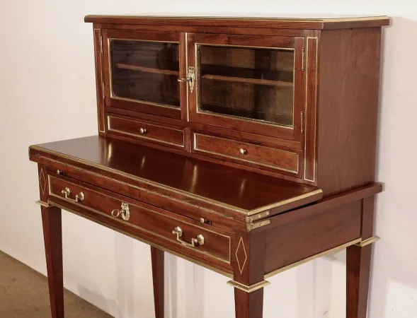 SCHREIBTISCH IM LOUIS XVI-STIL