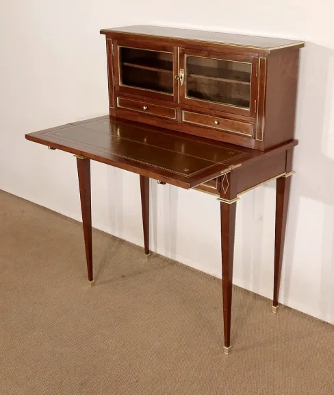 SCHREIBTISCH IM LOUIS XVI-STIL