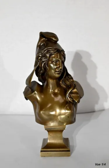 BRONZE BUST OF MARIANNE