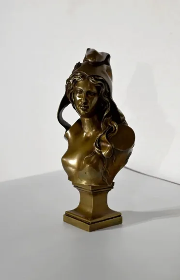 BRONZE BUST OF MARIANNE