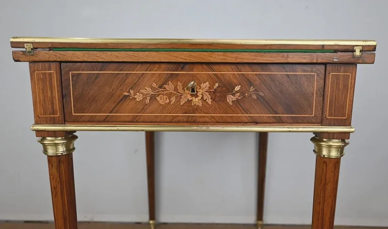 KARTENTISCH IM LOUIS XVI-STIL