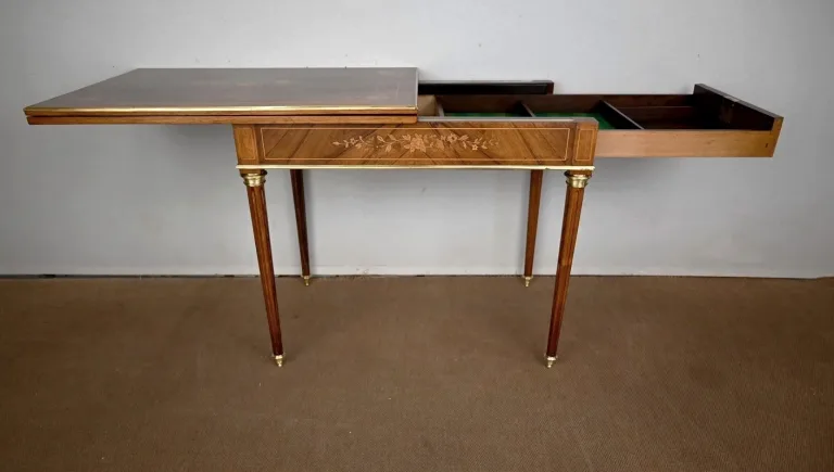 KARTENTISCH IM LOUIS XVI-STIL