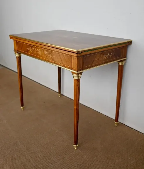 KARTENTISCH IM LOUIS XVI-STIL