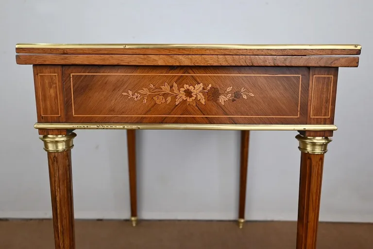 KARTENTISCH IM LOUIS XVI-STIL