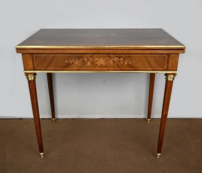 KARTENTISCH IM LOUIS XVI-STIL