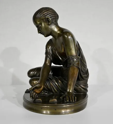 Bronze « La Joueuse d’Osselets » d’après Statue Antique - XIXe