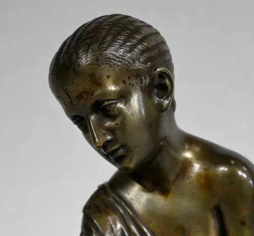 Bronze « La Joueuse d’Osselets » d’après Statue Antique - XIXe