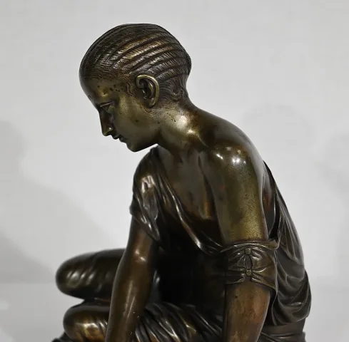 Bronze « La Joueuse d’Osselets » d’après Statue Antique - XIXe
