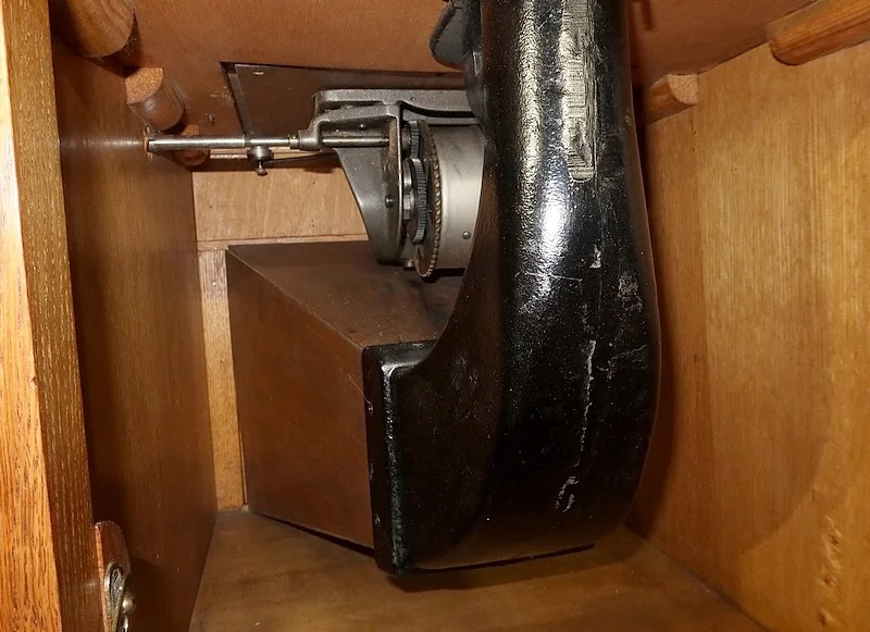 HIS MASTERS VOICE GRAMOPHONE