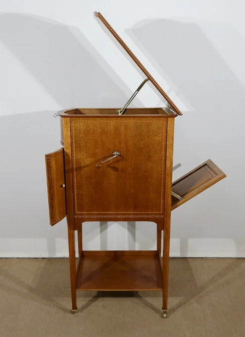 HIS MASTERS VOICE GRAMOPHONE