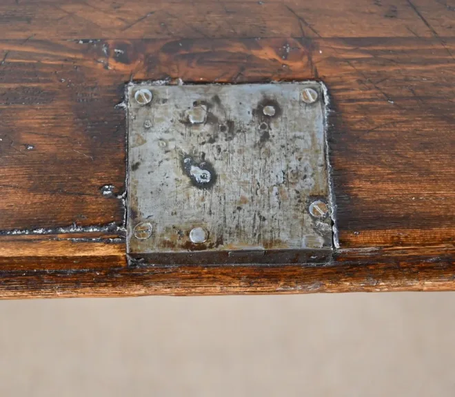 SCHRÄGTER SCHREIBTISCH IM FRANZÖSISCHEN DIRECOIRE-STIL