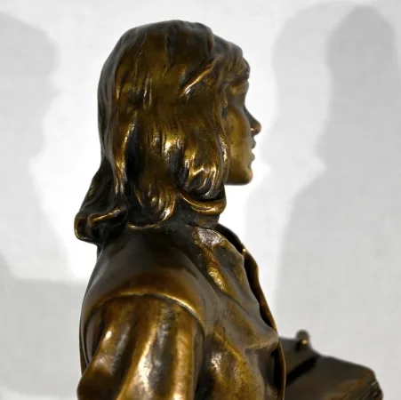 BRONZESTATUETTE von FRIEDRICH BEER