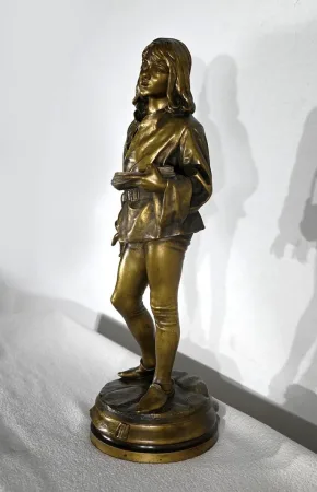 BRONZESTATUETTE von FRIEDRICH BEER