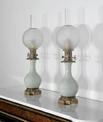 Paire de Lampes à Pétrole en Céladon et Bronze, époque Napoléon III – Milieu XIXe