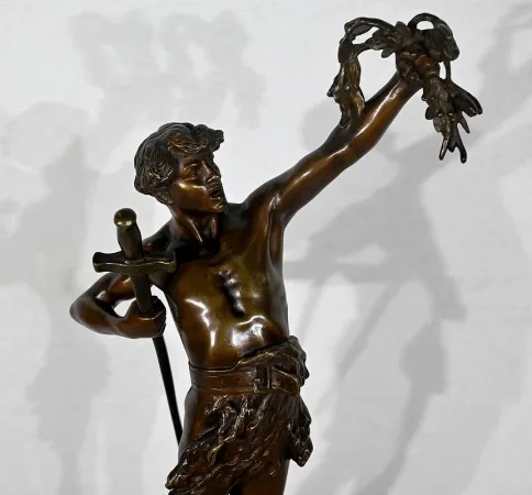 BRONZESTATUETTE von F. LEMOYNE