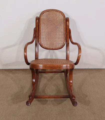 CHILD'S ROCKING CHAIR