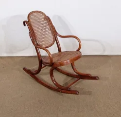 CHILD'S ROCKING CHAIR