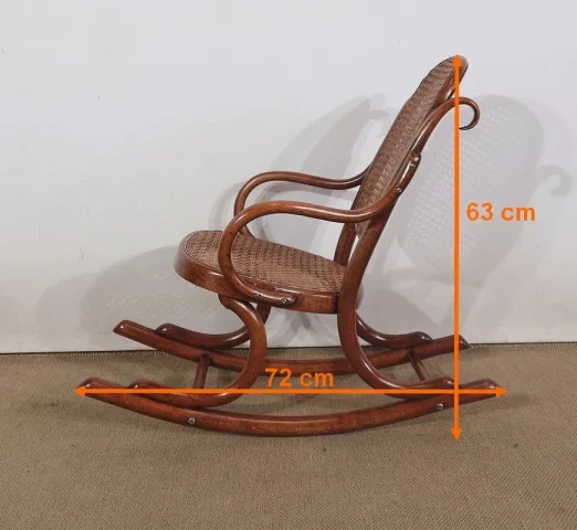 CHILD'S ROCKING CHAIR