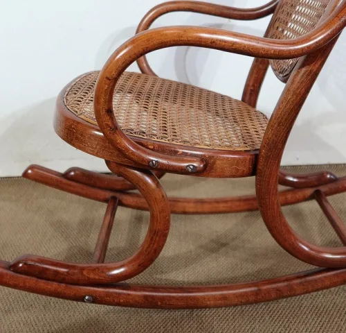 CHILD'S ROCKING CHAIR