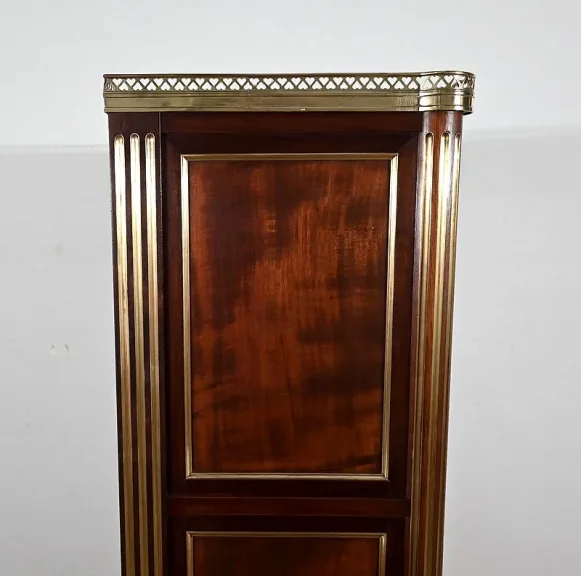 BOEKENKAST IN LOUIS XVI-STIJL