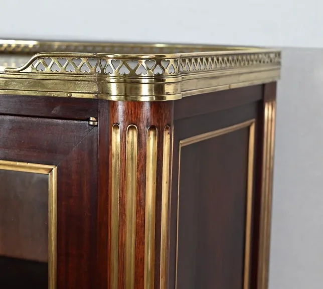 BOEKENKAST IN LOUIS XVI-STIJL