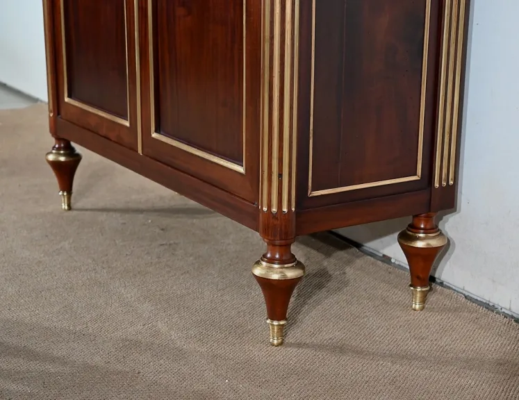 BOEKENKAST IN LOUIS XVI-STIJL