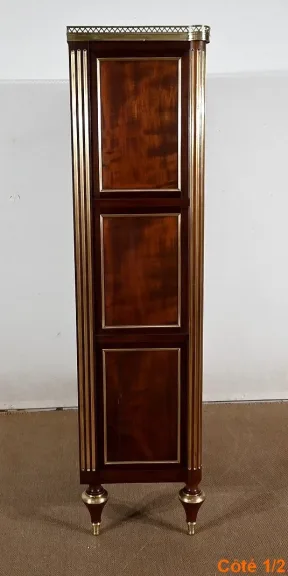 BOEKENKAST IN LOUIS XVI-STIJL