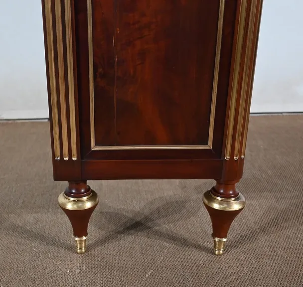 BOEKENKAST IN LOUIS XVI-STIJL