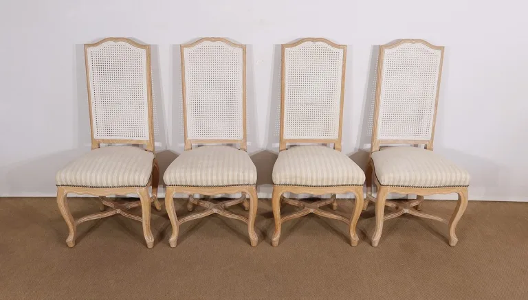 STÜHLE IM FRANZÖSISCHEN REGENCY-STIL