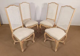 Suite de 4 Chaises en Hêtre, style Régence Louis XV – 2ème partie XXe