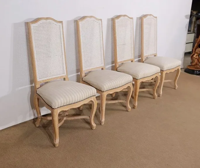STÜHLE IM FRANZÖSISCHEN REGENCY-STIL