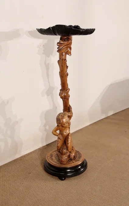 NAPOLEON III STYLE STAND